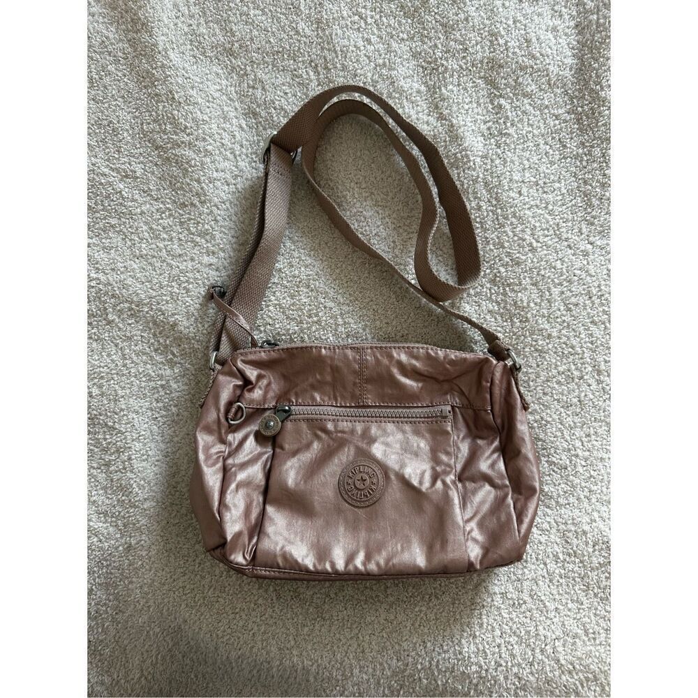 Kipling Hb6556 Wes GM Crossbody Bag Gleaming Rose Gold Mettalic